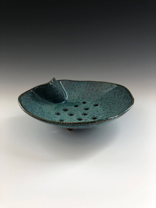 Hand-Crafted Berry Bowl in Jade or Cream