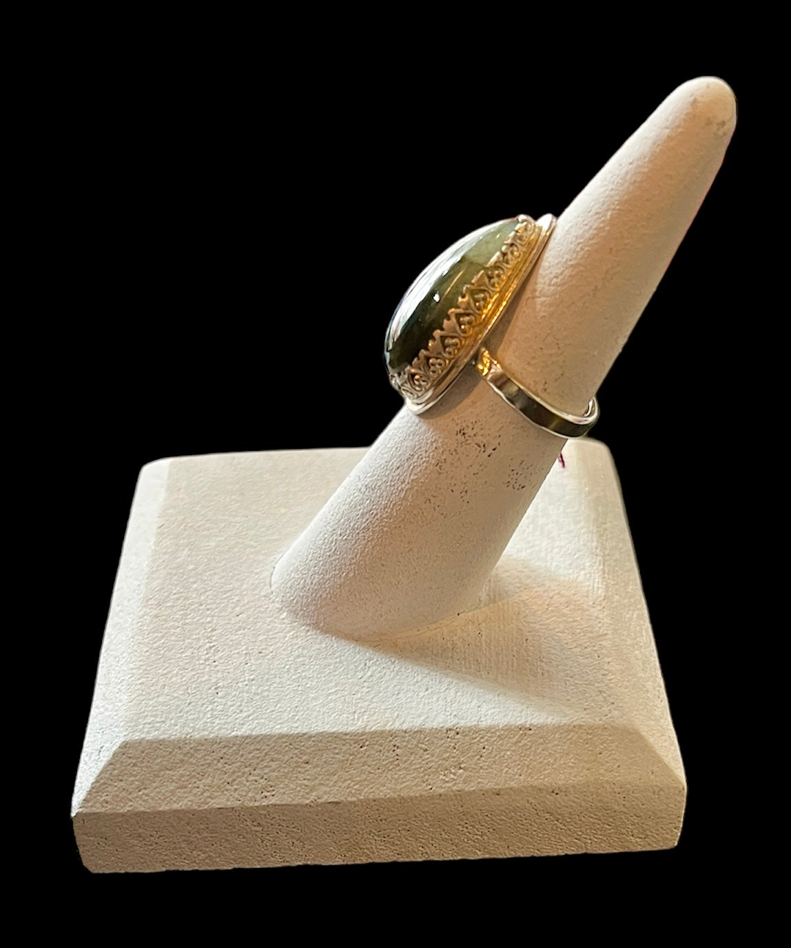 Obscuro Jewelry Teardrop Labradorite Ring