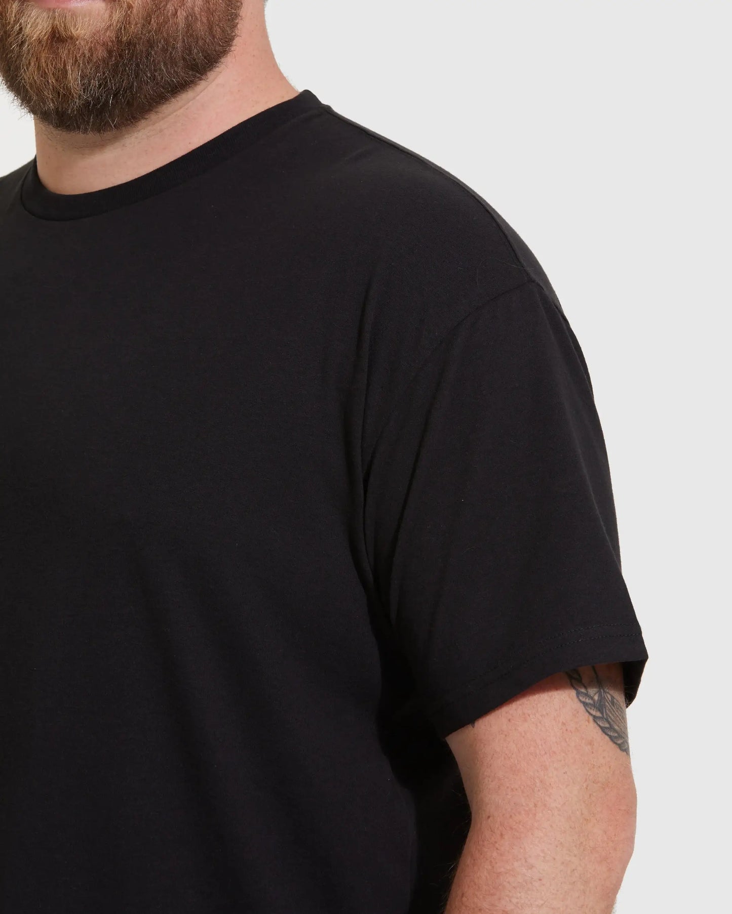 True Classic Short Sleeve Crew Neck T-Shirt in Black