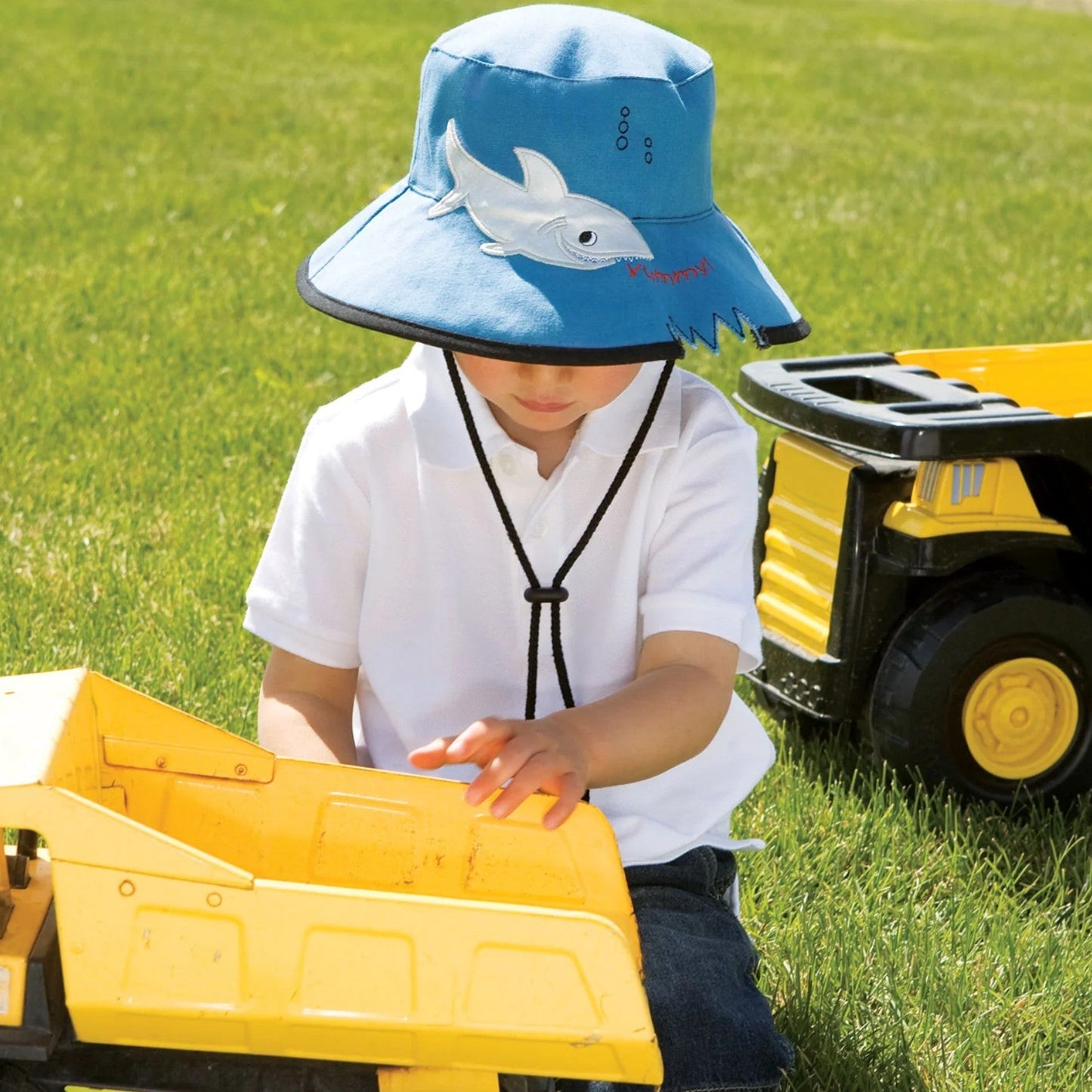 Wallaroo Shark Kids Hat Size 5- 10 years