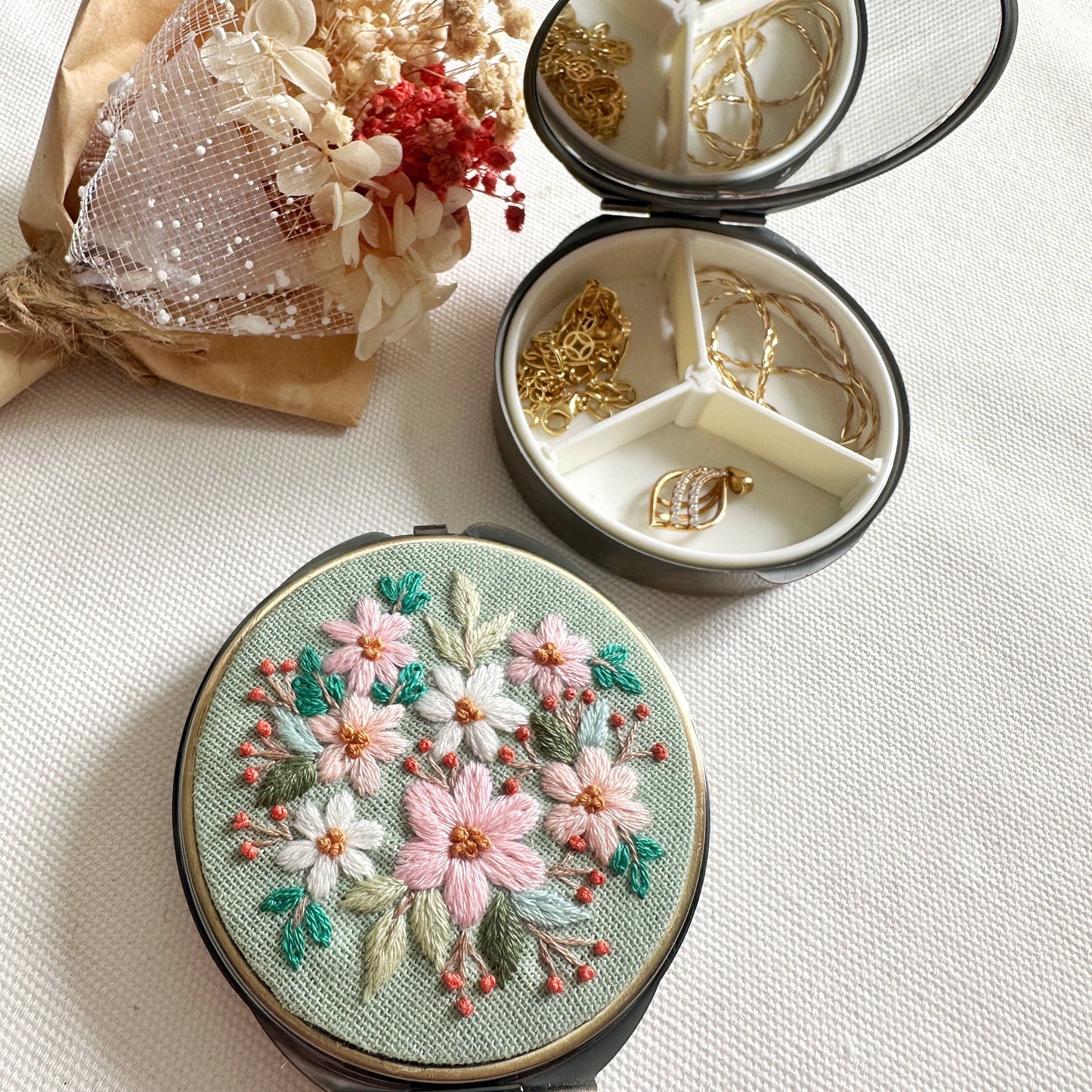Floral Embroidered Round Jewelry Box With Mirror