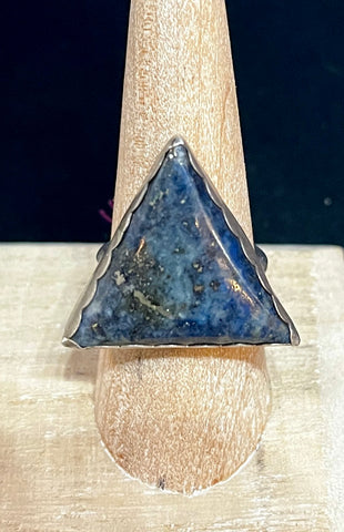 Obscuro Lapis Lazuli Triangle Ring