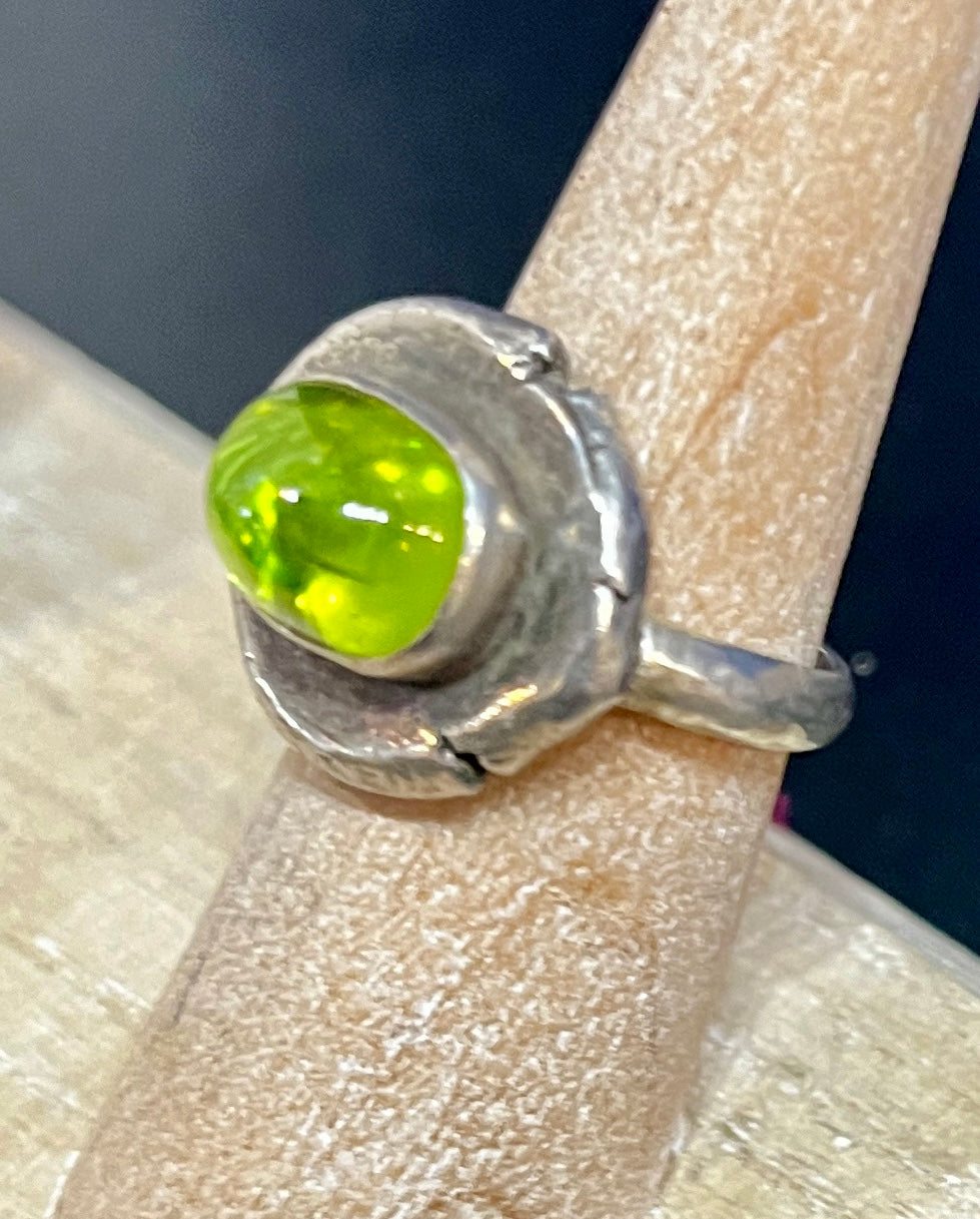 Obscuro Jewelry Peridot and Silver Ring