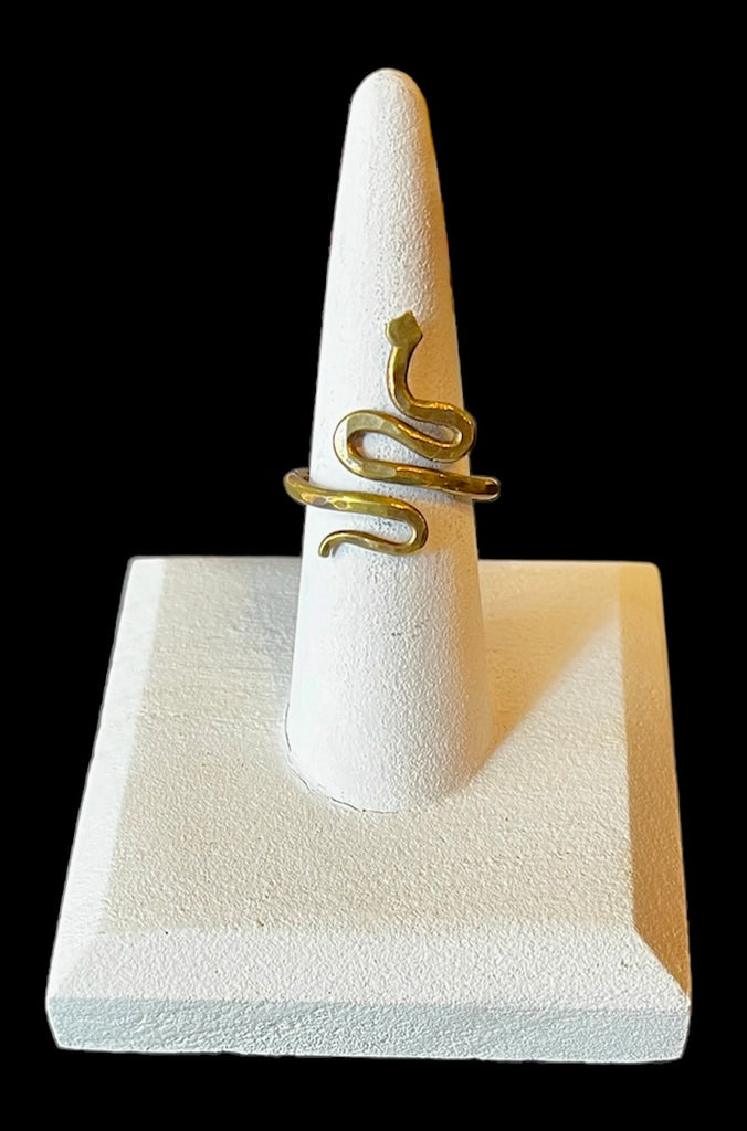 Obscuro Serpent ring in Brass