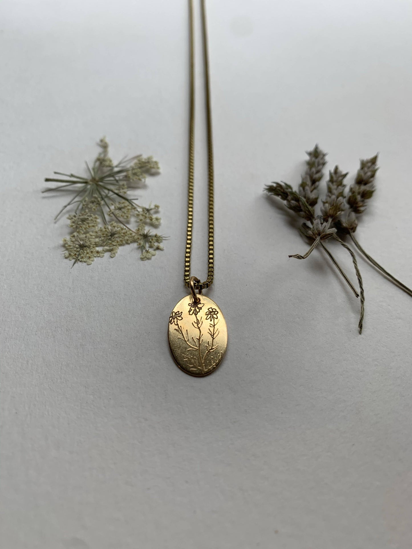 Little Paper Crane- Etched Floral Chamomile Necklace